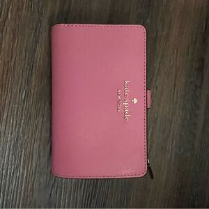 Kate Spade bi-fold wallet.